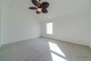 1129 N Claremont Dr, Palatine, IL 60074 - Photo 31