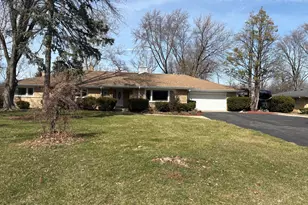 17W120 Woodland Ave, Bensenville, IL 60106 - Photo 1