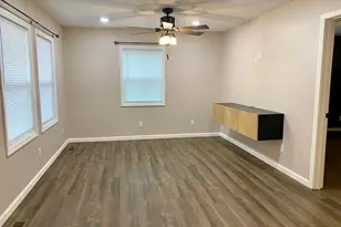 721 N 17th St, Herrin, IL 62848 - Photo 5