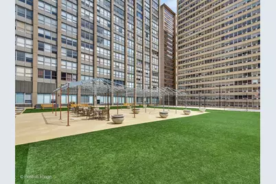 655 W Irving Park Road #3315, Chicago, IL 60613 - Photo 21