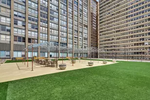 655 W Irving Park Rd, Chicago, IL 60613 - Photo 21