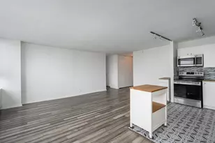 655 W Irving Park Rd, Chicago, IL 60613 - Photo 9