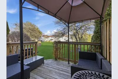 1013 Chatham Place, Vernon Hills, IL 60061 - Photo 19