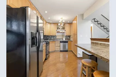 1013 Chatham Place, Vernon Hills, IL 60061 - Photo 9