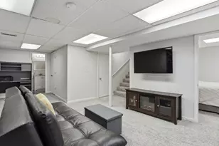 1013 Chatham Pl, Vernon Hills, IL 60061 - Photo 15