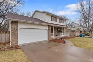 704 E 6th St, Coal Valley, IL 61240 - Photo 3