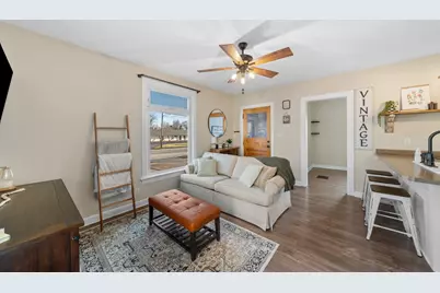 435 E Market Street, Somonauk, IL 60552 - Photo 5