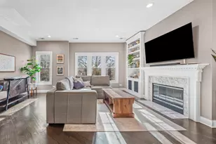 1318 W Fletcher St, Chicago, IL 60657 - Photo 3