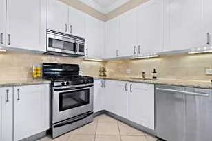 744 N Clark St, Chicago, IL 60654 - Photo 5