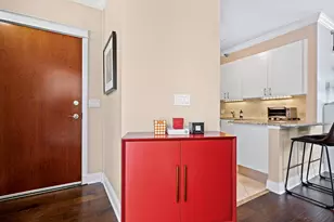 744 N Clark St, Chicago, IL 60654 - Photo 3