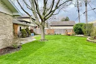 700 Longview Dr, Countryside, IL 60525 - Photo 17