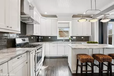 374 N Myrtle Avenue, Elmhurst, IL 60126 - Photo 17