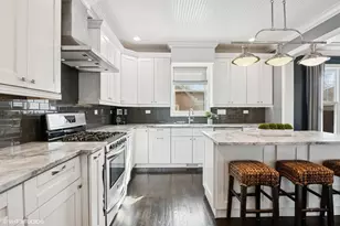 374 N Myrtle Ave, Elmhurst, IL 60126 - Photo 17