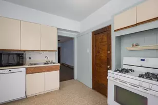 2542 W Coyle Ave, Chicago, IL 60645 - Photo 13