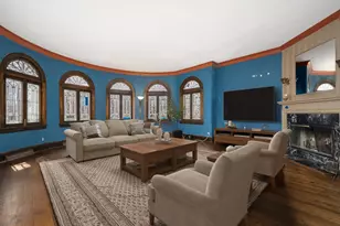 2542 W Coyle Ave, Chicago, IL 60645 - Photo 3