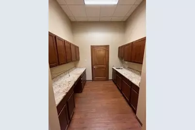 2127 Midlands Drive #204, Sycamore, IL 60178 - Photo 9