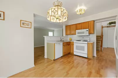 35 S London Court, South Elgin, IL 60177 - Photo 5