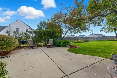 35 S London Court, South Elgin, IL 60177 - Photo 17