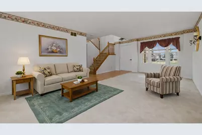 35 S London Court, South Elgin, IL 60177 - Photo 7