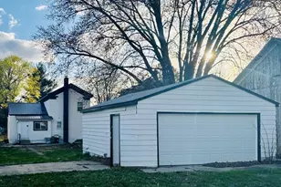 306 11th Ave, Sterling, IL 61081 - Photo 17