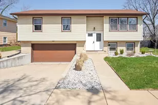 266 Marilyn Ave, Glendale Heights, IL 60139 - Photo 1