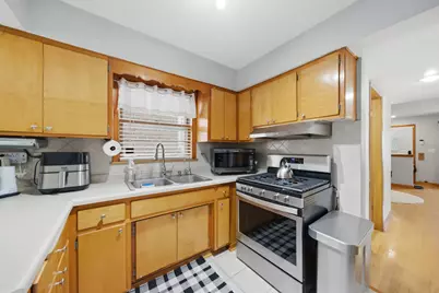 2049 N Kildare Avenue, Chicago, IL 60639 - Photo 9