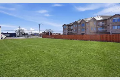 8404 S Roberts Road, Justice, IL 60458 - Photo 11
