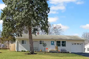 1427 Mark Dr, Freeport, IL 61032 - Photo 1