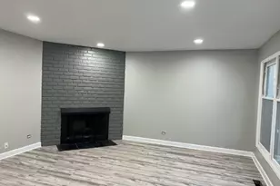 1010 Denham Pl, Schaumburg, IL 60194 - Photo 3