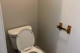 1010 Denham Pl, Schaumburg, IL 60194 - Photo 9