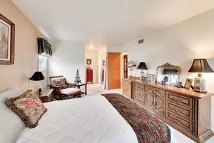 1111 E Greenwood Dr, Mount Prospect, IL 60056 - Photo 21