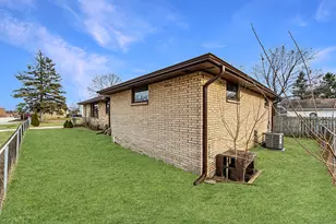 2100 Enoch Ave, Zion, IL 60099 - Photo 29