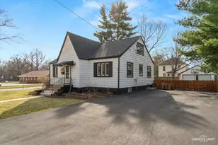 328 E Lee St, Plano, IL 60545 - Photo 3