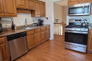 807 W Manor Ct W, Glenwood, IL 60425 - Photo 5