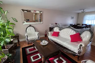 807 W Manor Ct W, Glenwood, IL 60425 - Photo 3