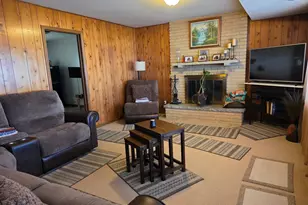 807 W Manor Ct W, Glenwood, IL 60425 - Photo 11