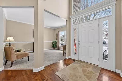 1823 Kings Gate Lane, Crystal Lake, IL 60014 - Photo 3