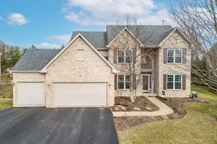 1823 Kings Gate Ln, Crystal Lake, IL 60014 - Photo 1