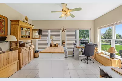 4 Sherwood Court, Lake in the Hills, IL 60156 - Photo 9