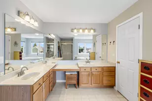 4 Sherwood Ct, Lake in the Hills, IL 60156 - Photo 19