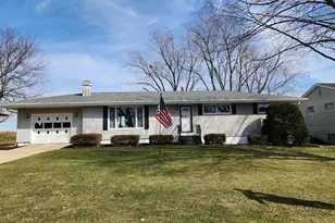 907 Obrien St, Harvard, IL 60033 - Photo 1