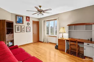 825 Columbia Ln, Darien, IL 60561 - Photo 17