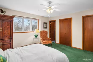 825 Columbia Ln, Darien, IL 60561 - Photo 15