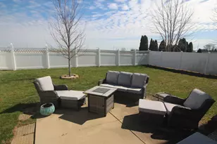 728 Kristin Dr, Normal, IL 61761 - Photo 3