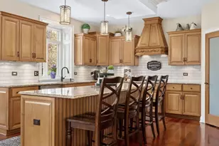 37W220 Mission Hills Dr, Saint Charles, IL 60175 - Photo 15