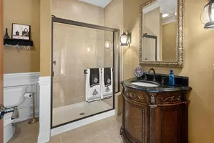 37W220 Mission Hills Dr, Saint Charles, IL 60175 - Photo 9