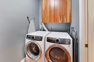 1945 N Wilmot Ave, Chicago, IL 60647 - Photo 13