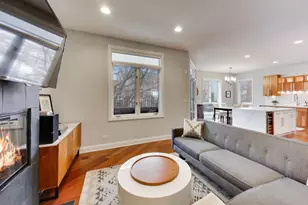 1945 N Wilmot Ave, Chicago, IL 60647 - Photo 5