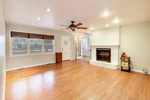 7 Alton Rd, Prospect Heights, IL 60070 - Photo 5