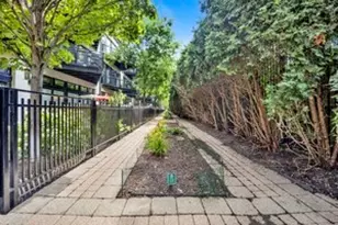 1111 W 15th St, Chicago, IL 60608 - Photo 23